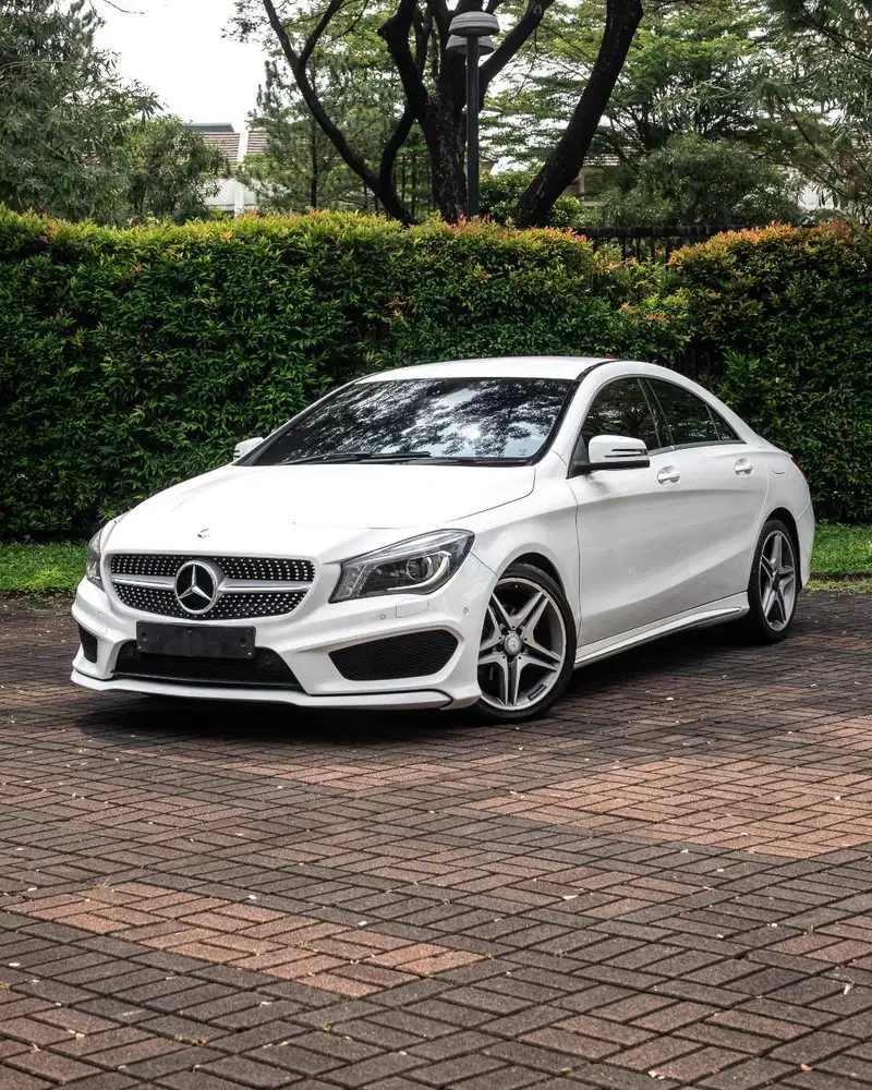 Mercedes-Benz CLA200 AMG Line 2015