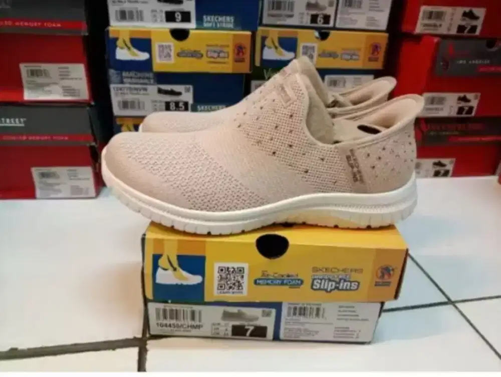 Sepatu slip on Skechers sizs 39 ori murah