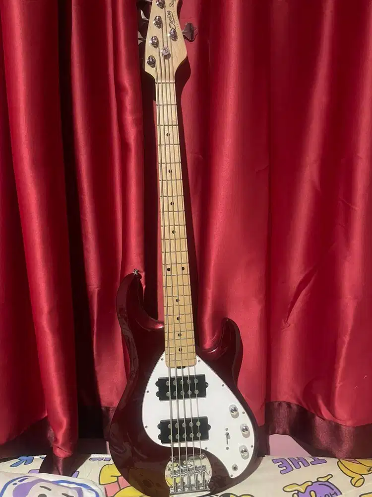 WTS Bass Sterling by Music Man StingRay 5 (5 Strings Active Bass)