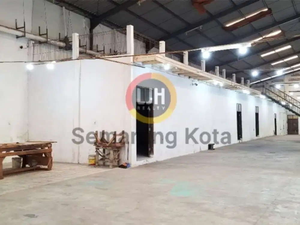 Gudang siap pakai di Terboyo Megah