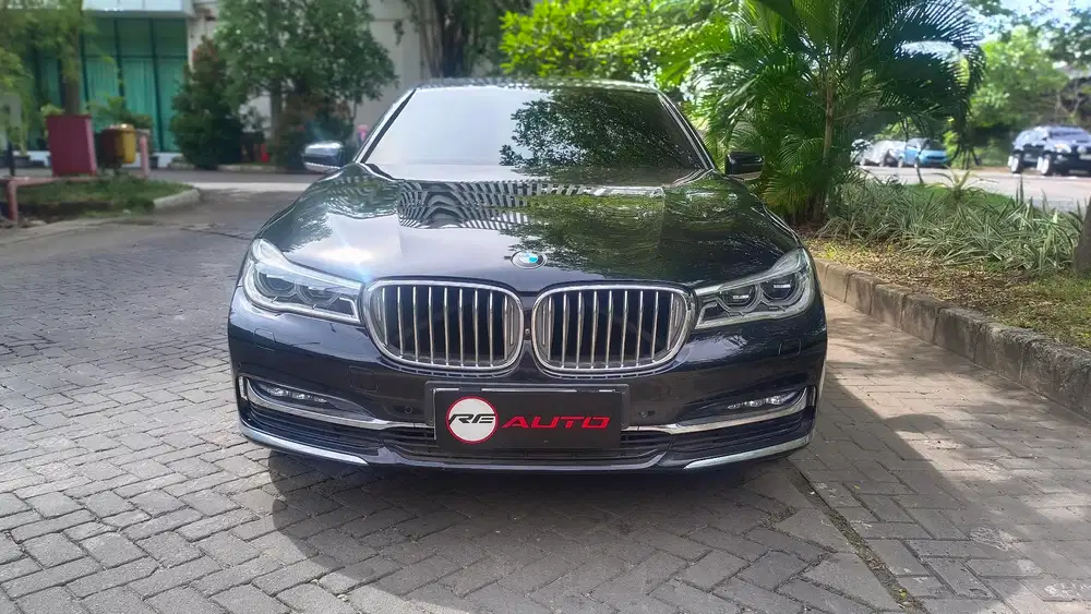 BMW 740Li 3.0L pure excellent AT 2017 HITAM