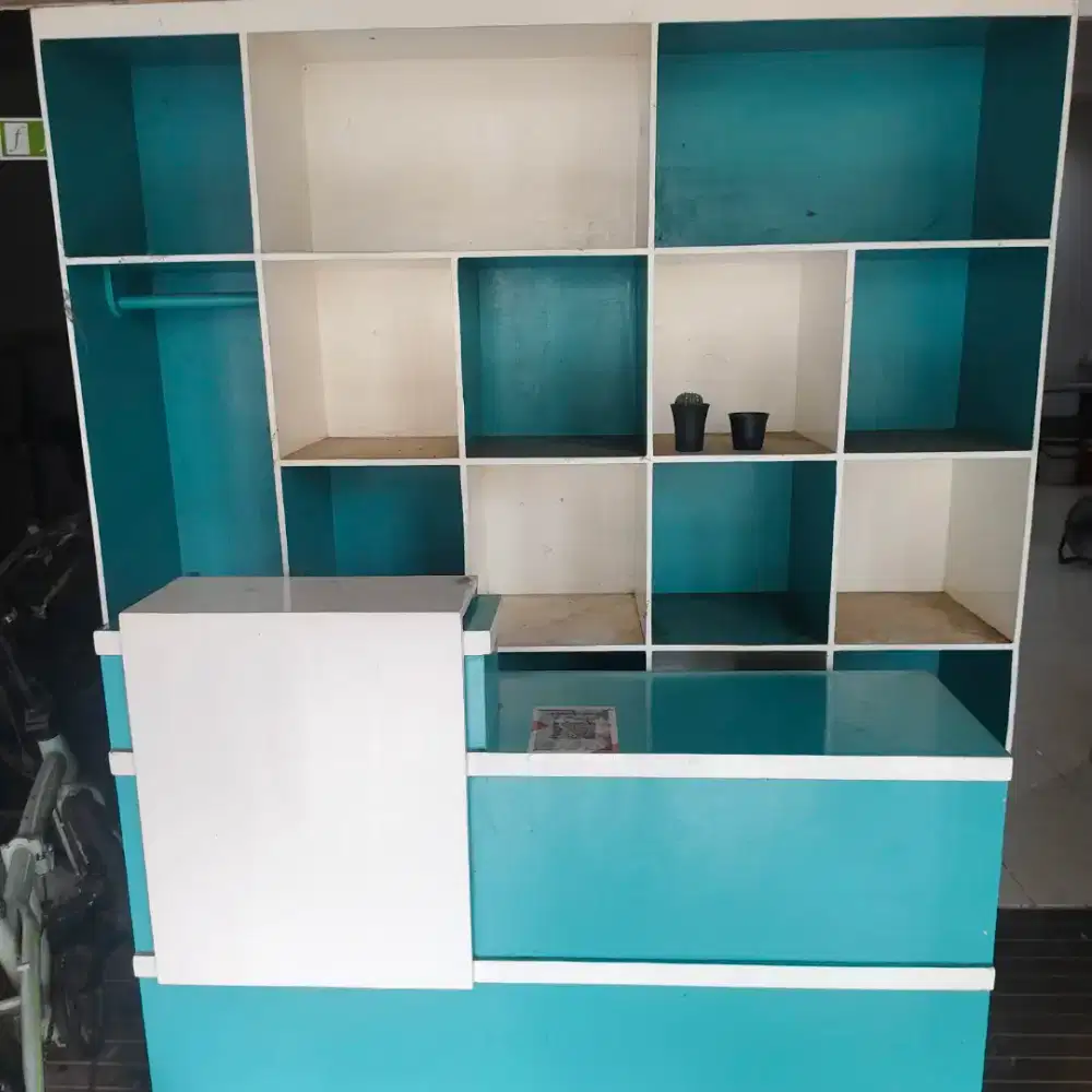 Rak dan meja loundry