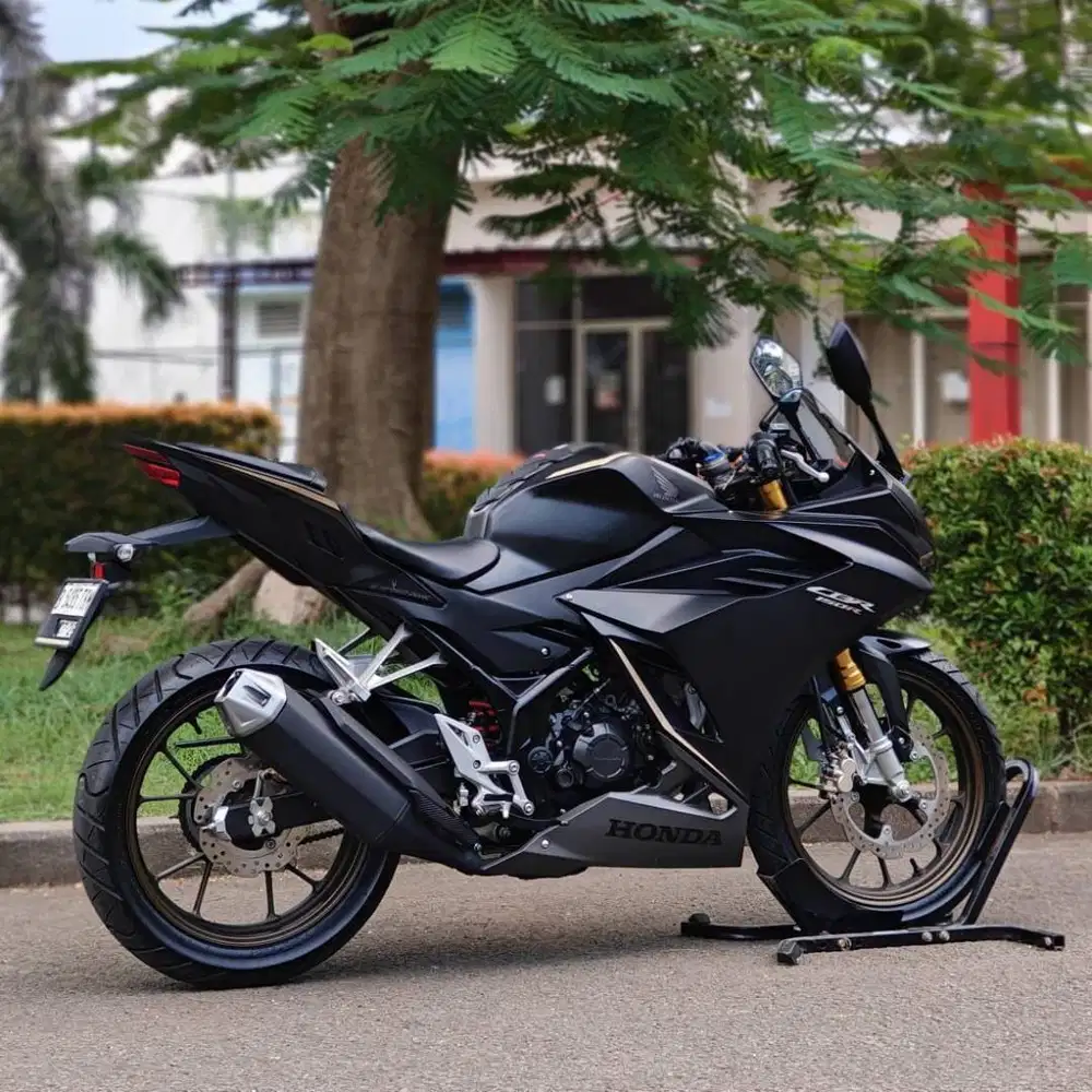 KM 500 PERAK! HONDA NEW CBR 150R NON ABS HITAM 2023 PAJAK ON TANPA PR