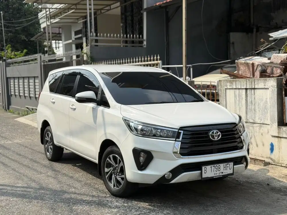 Toyota Kijang Innova 2.4 G Diesel A/T Automatic 2022 Putih Km25rb Asli