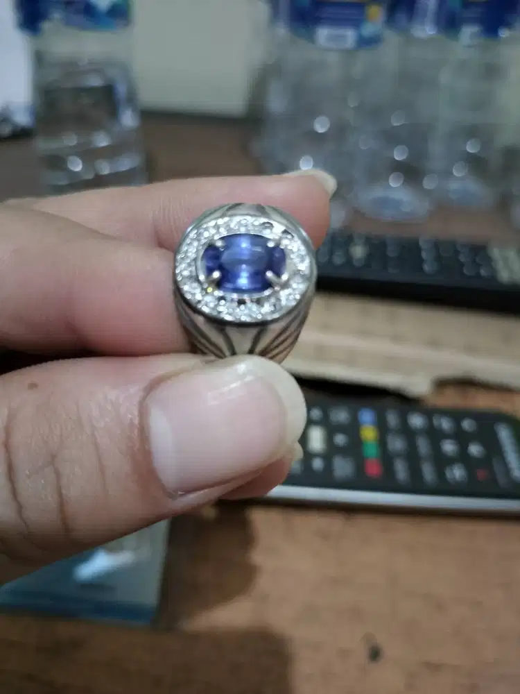 One Natural Blue Sapphire (Corundum)