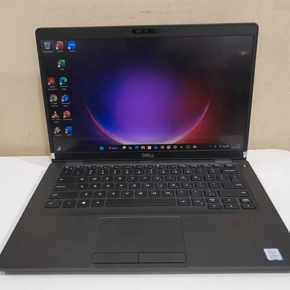 Dell Latitude 5400 touch i5 gen 8 RAM 8GB SSD 256GB 14 INCH FHD Mulus