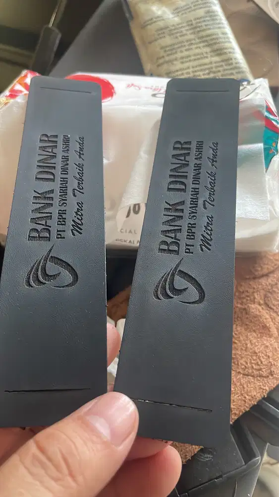 Operator mesin laser co2