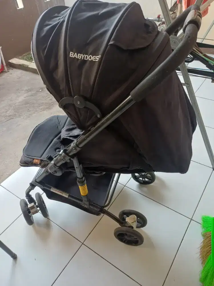 Stroller bayi babydoes