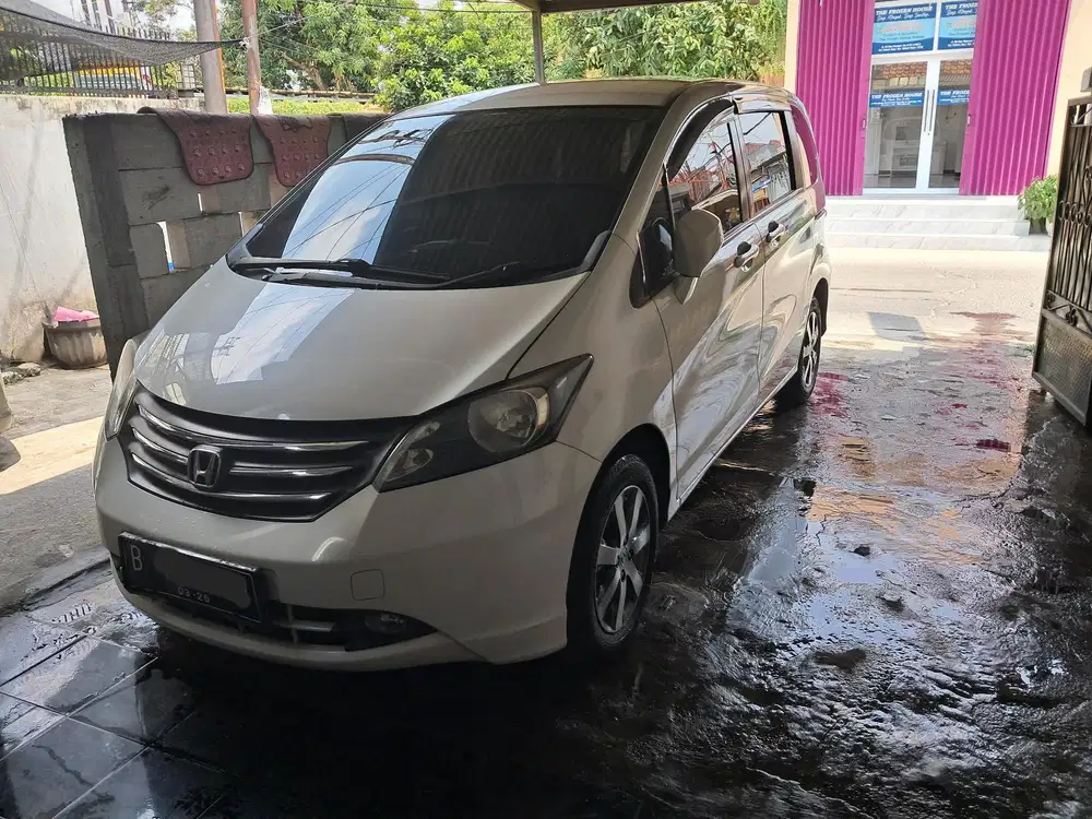 Honda Freed 2011 Bensin