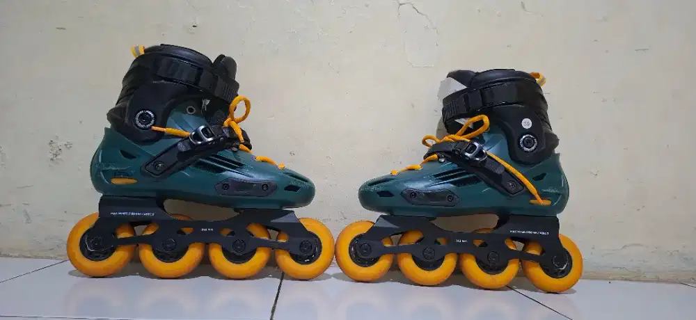 Sepatu Roda empat oxelo