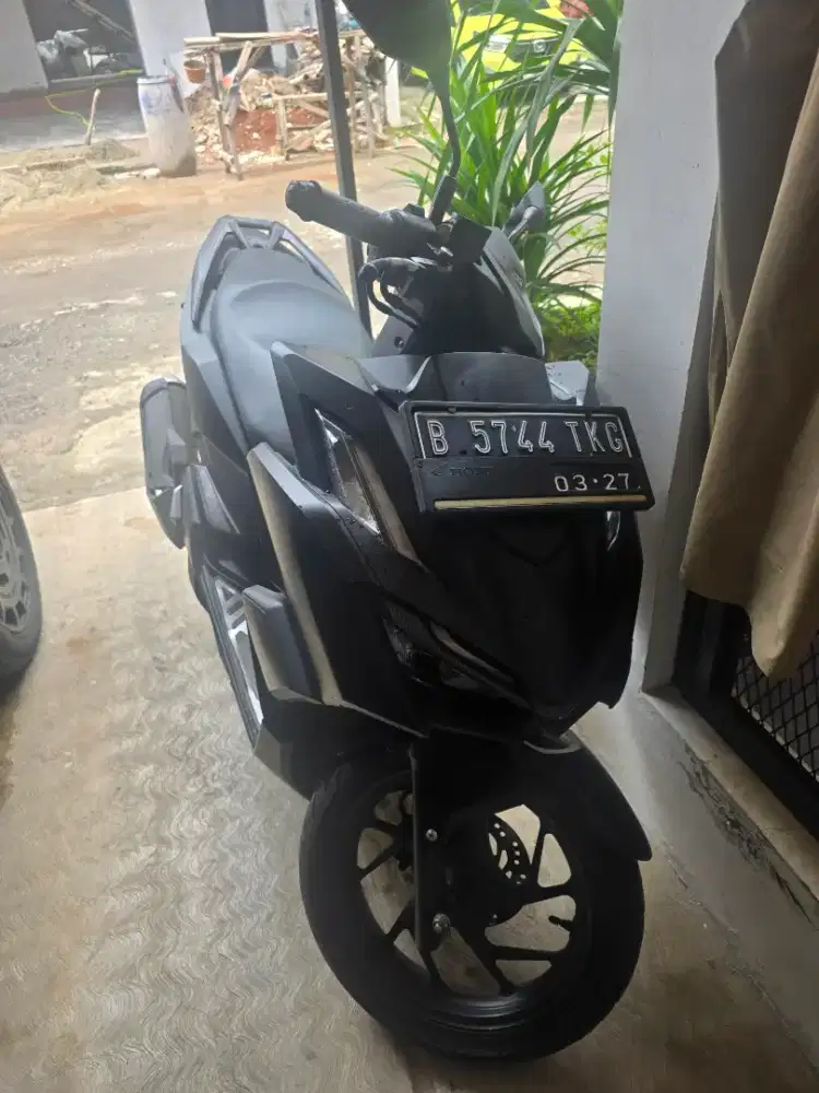 HINDA VARIO 160 CBS th 2022 warna Hitam plat jakarta timur (pamulang)
