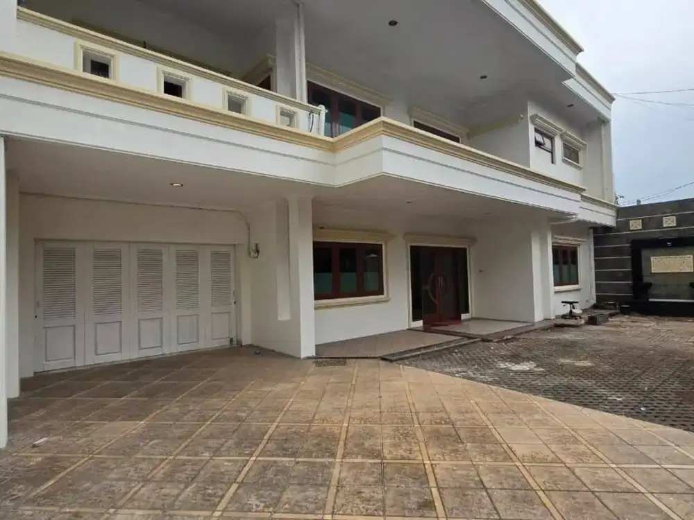 Rumah Mewah, lokasi strategis di kawasan Tebet - Jakarta Selatan.