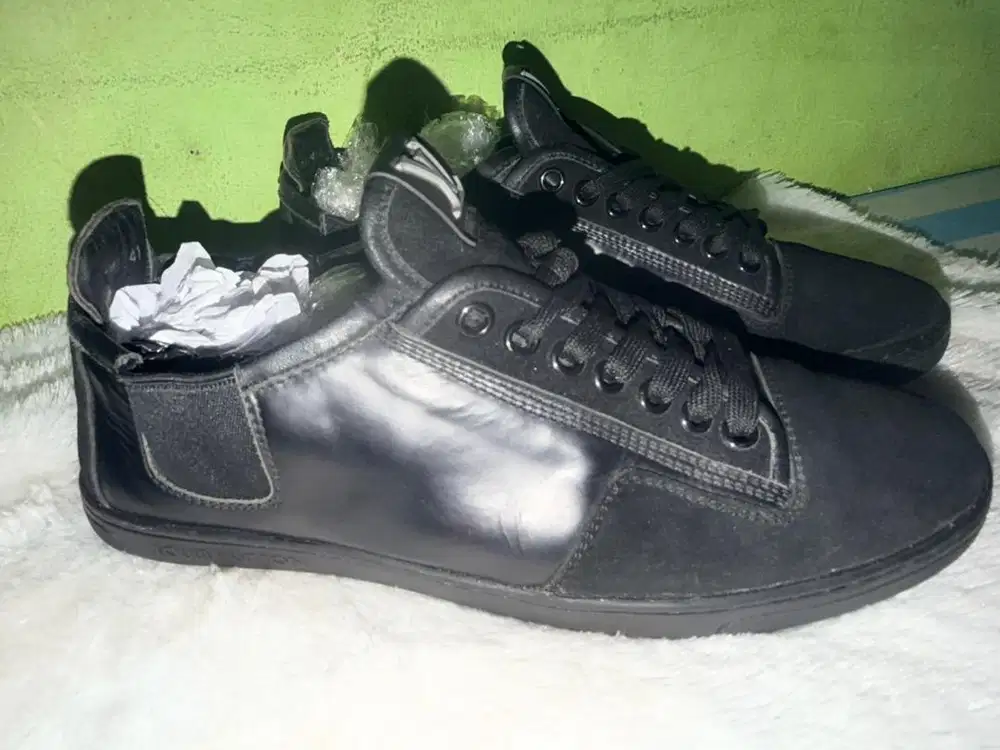 Sepatu lv kulit size 42