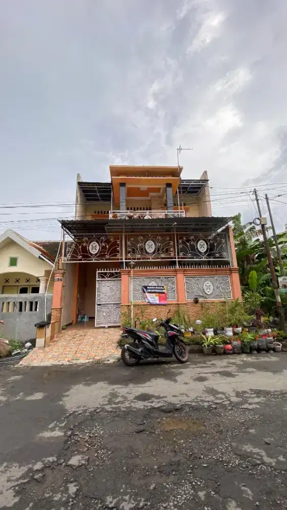 Rumah 2 Lantai Sooko Mojokerto Lokasi Strategis Mewah Murah