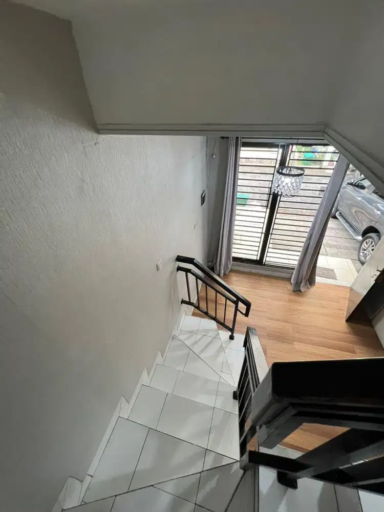 Dijual rumah minimalis 2 lantai di galuh mas karawang