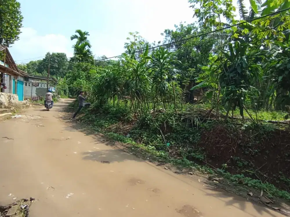 Kavling Rumpin 100 Jutaan Dekat Kantor Desa Cibodas