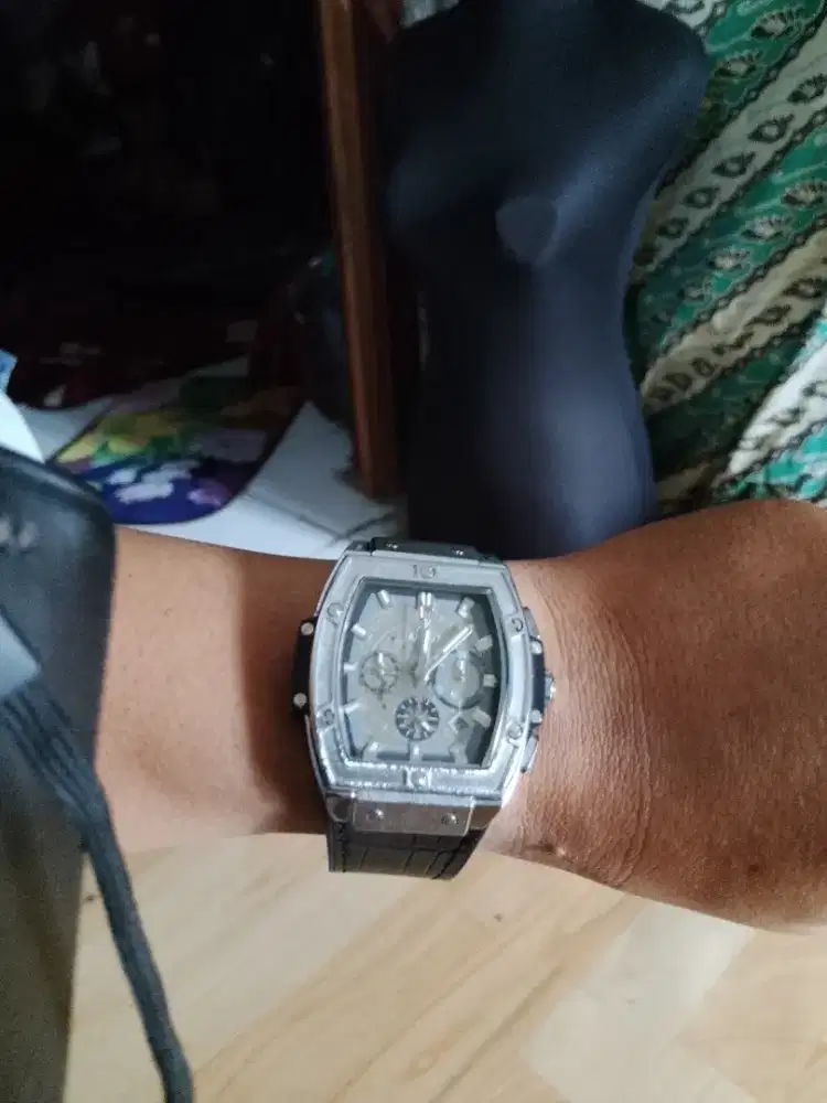 JAM TANGAN TERBARU HUBLOT