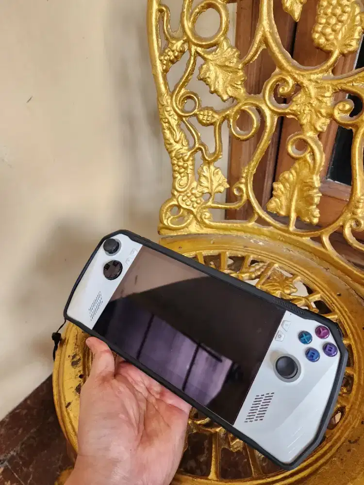 ROG ALLY Z1 EXTREME 512GB MULUS (Jarang dipakai, Garansi Des 2026)