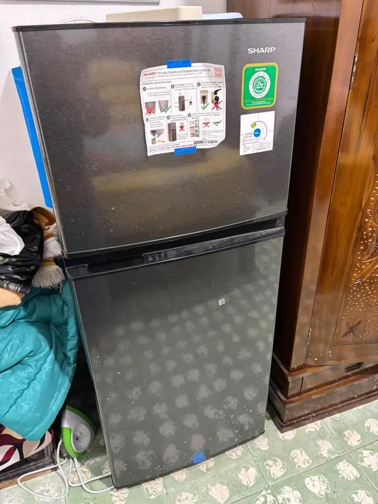 Kulkas sharp 2 pintu