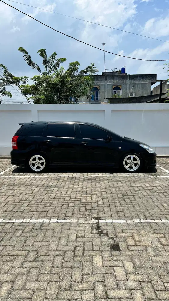 Toyota Wish 2005 Bensin