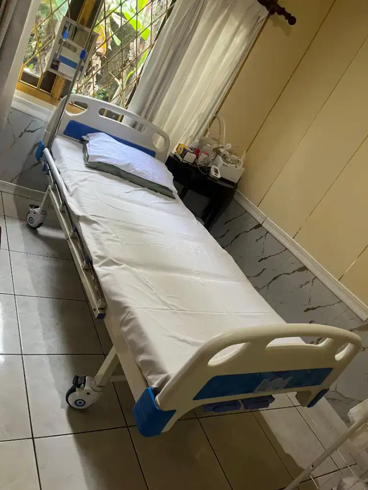 Hospital Bed/Tempat Tidur Rumah Sakit Merk GTT