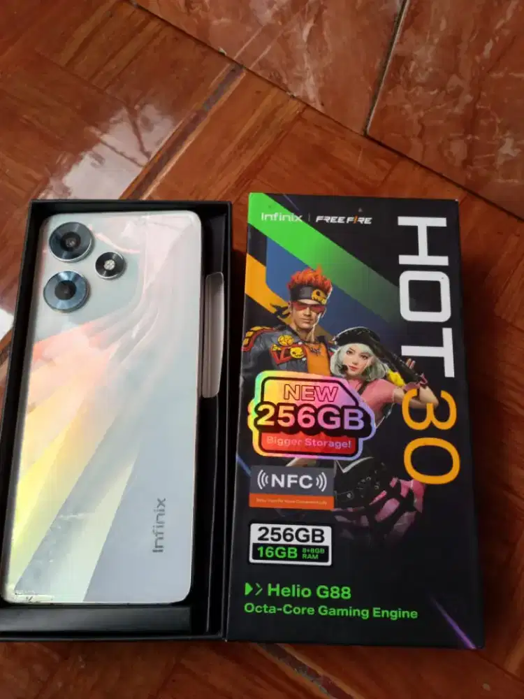 Hp Infinix HOT 30 ram 16/256 GB HP dus box aja minus pemakaian wajar