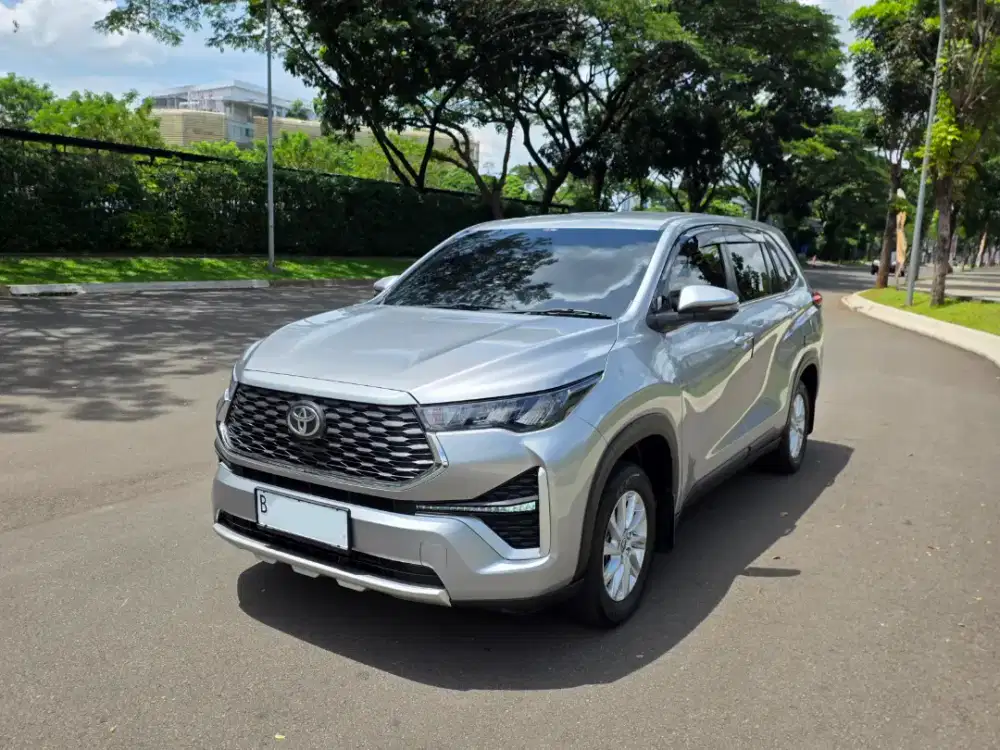 Toyota inova zenix g at 2023 tgn 1 low km 12rb