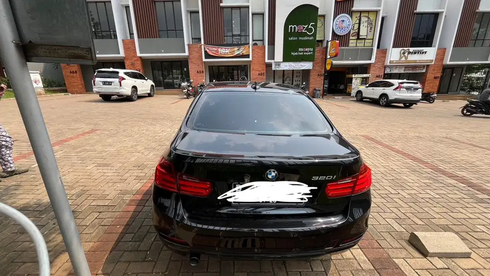 BMW 320i 2015 Bensin