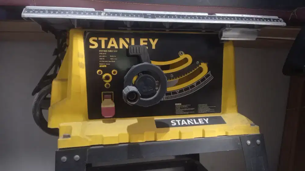 Jual mesin table Saw stanley stst 1825 bekas