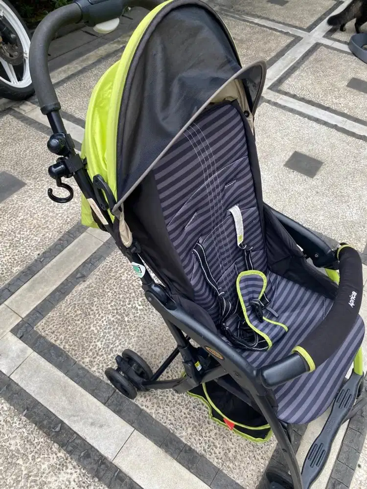 Stoller aprica kereta dorong