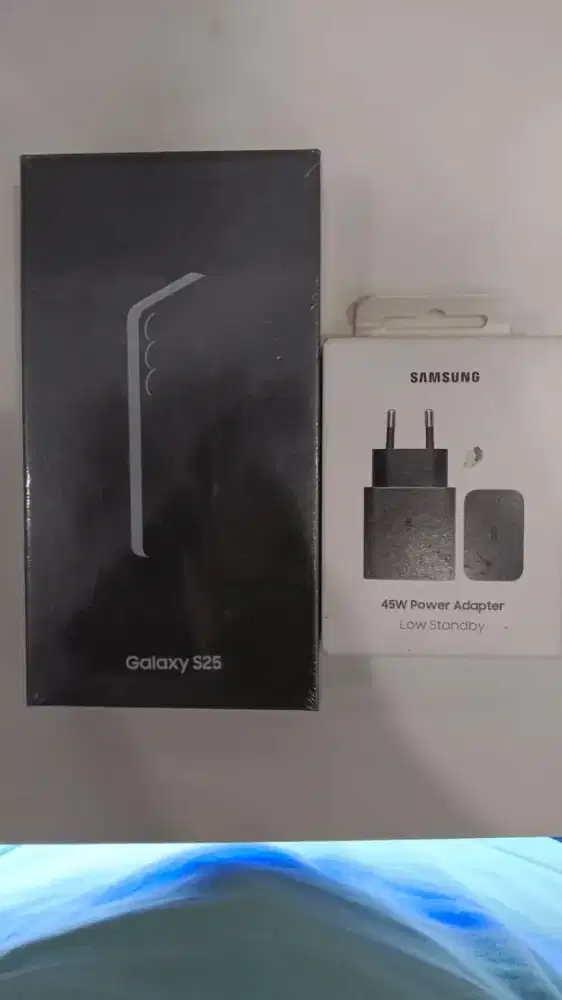 SAMSUNG S25 + adapter 45 watt