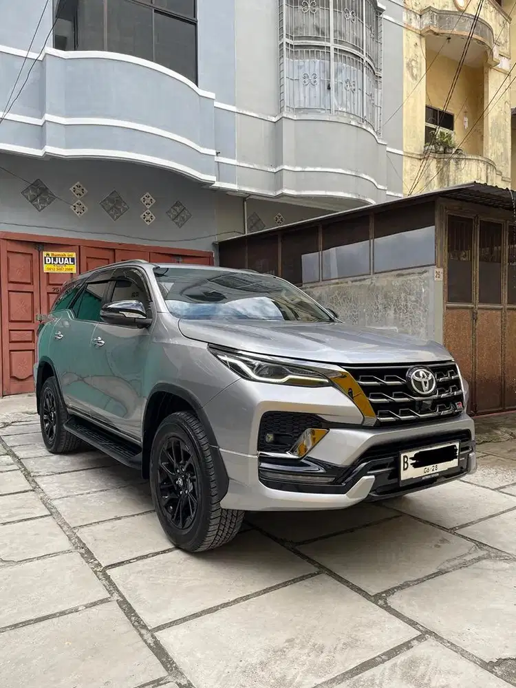 Toyota Fortuner GR Sport Diesel Matic 2023