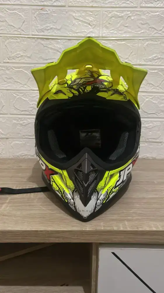 Dijual Helm cross 350 nego tipis