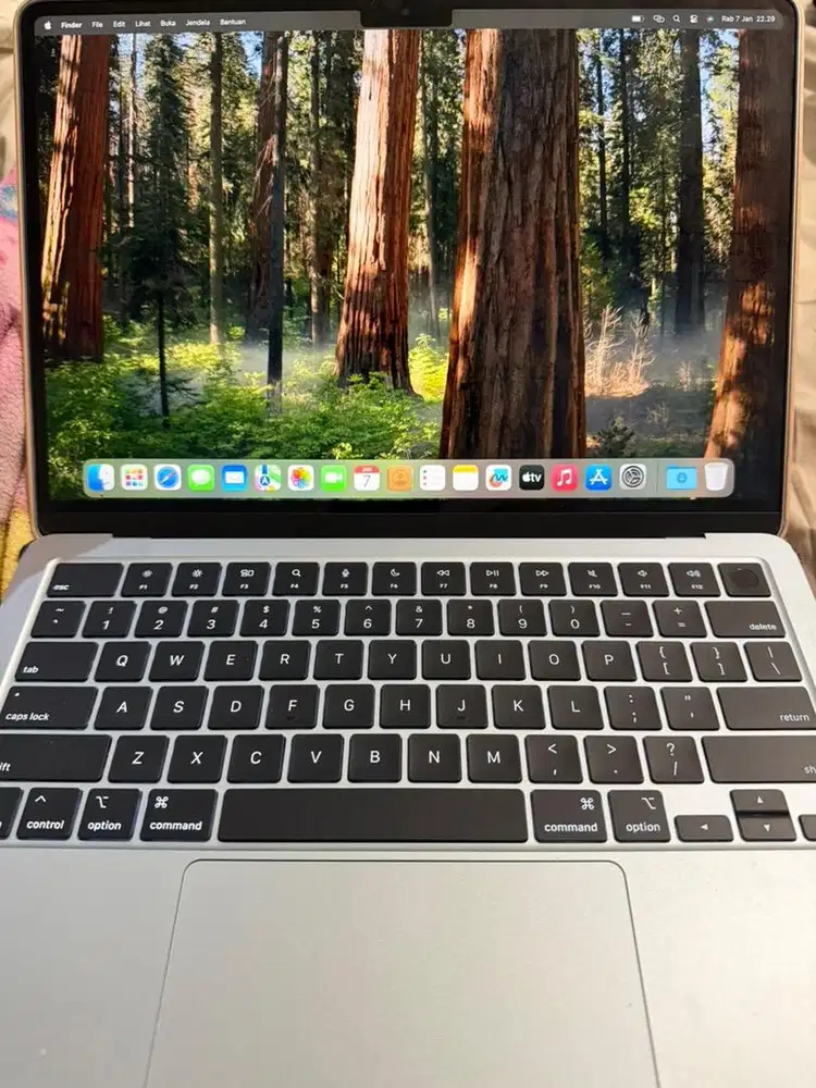 Macbook air m4 2025 sky blue 16/256