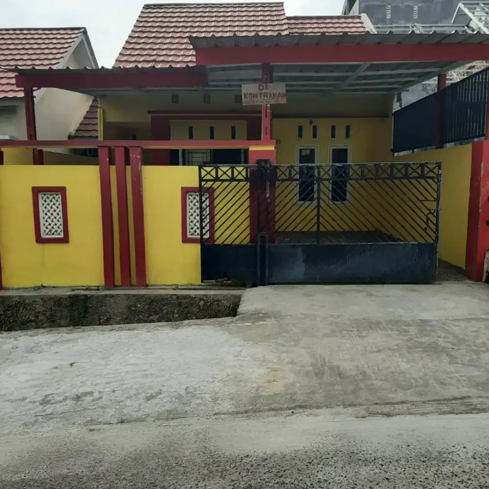DIJUAL RUMAH SIAP HUNI DITENGAH KOTA