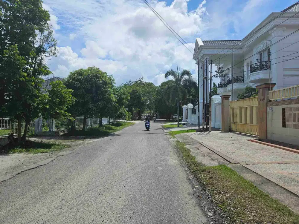 Rumah dekat Mal SKA dan Eka Hospital Pekanbaru.