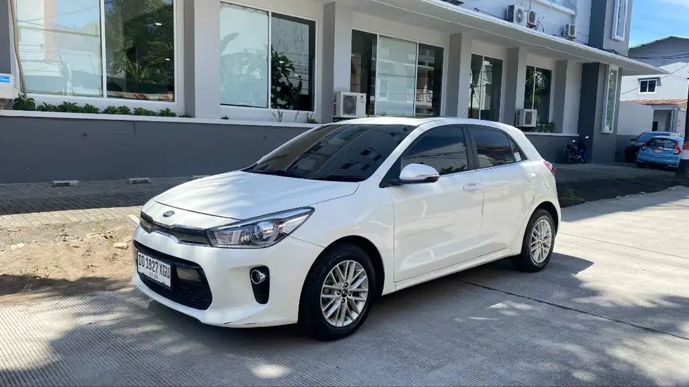 Honda Jazz RS 2017 kia rio platinum