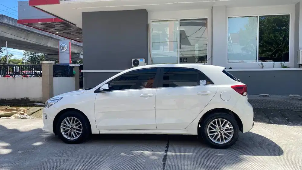 Honda Jazz 2015 kia rio 2017