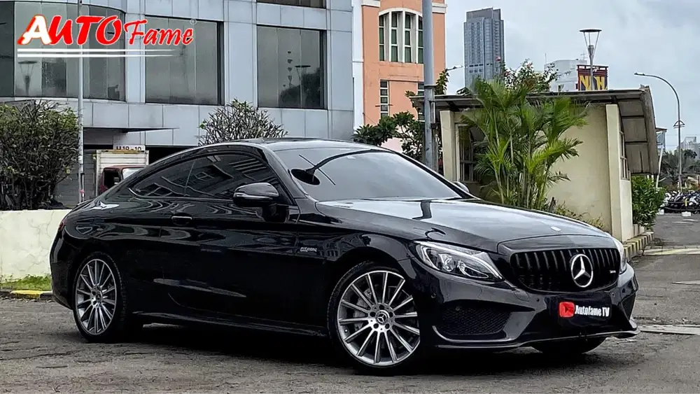 Mercedes Benz C300 AMG Coupe 2017 Electric Sunroof Full Option