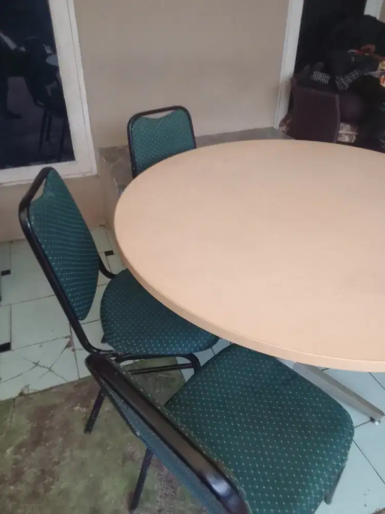 Meja Bundar/ Round Table Fullset Kursi