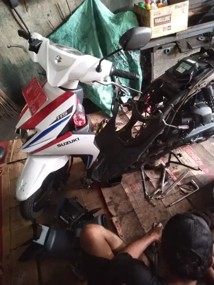Dibutuhkan montir motor pengalaman