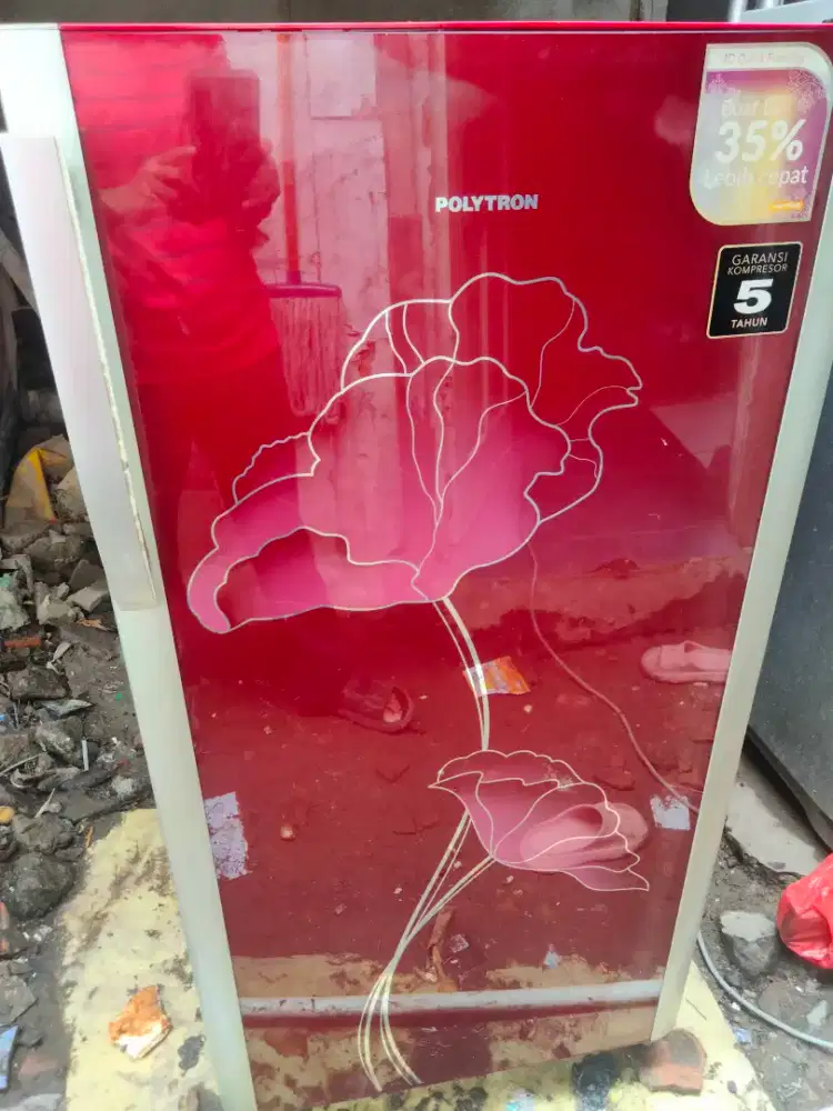 Kulkas 1 pintu merk POLYTRON