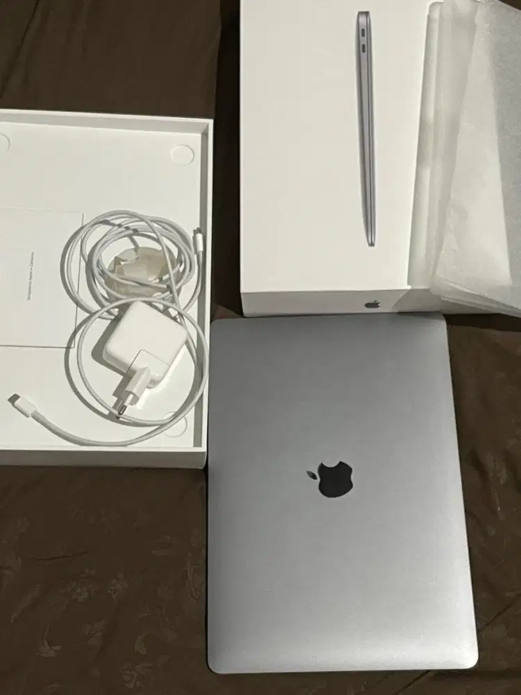 macbook air 2020 grey i3
