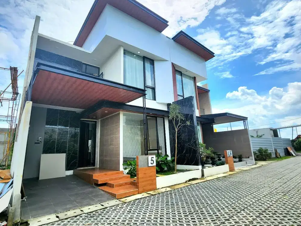 RUMAH 2 LANTAI BARU DALAM CLUSTER DEKAT KAMPUS UGM