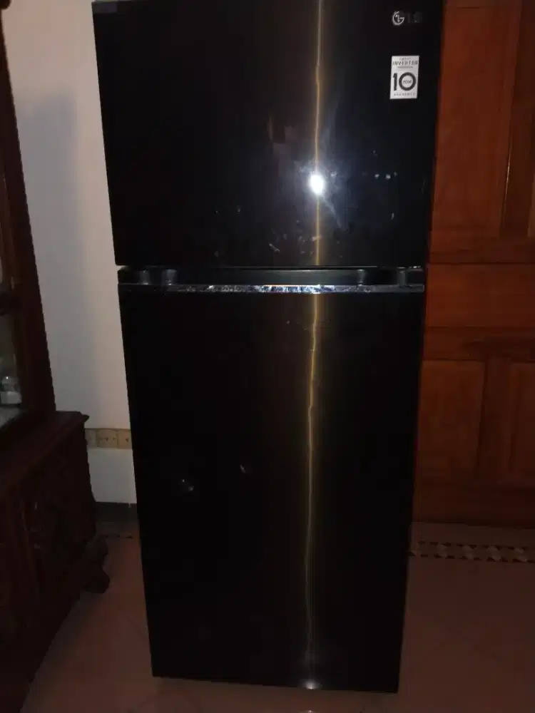 LG Kulkas 2 Pintu 335 Liter Smart Inverter GN-B332PQFB