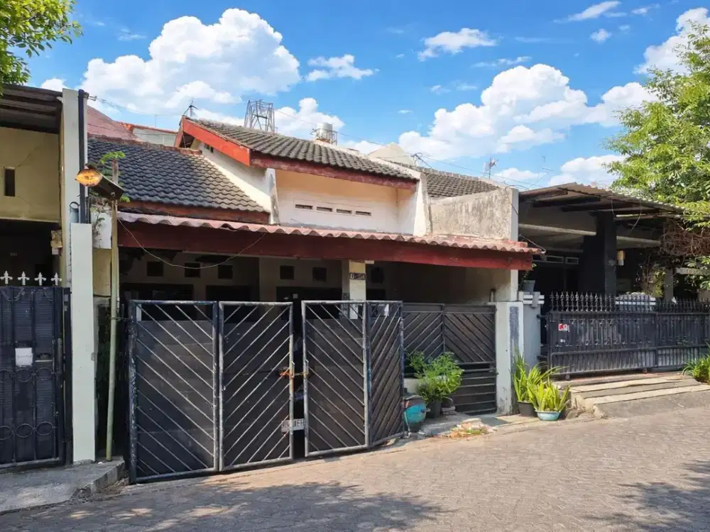 Rumah Semolowaru Elok ROW JALAN 2 MOBIL