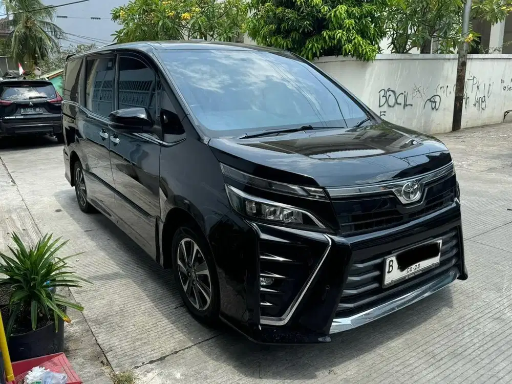 Toyota Voxy 2018 Cash atas nama sndiri siap pakai tanpa PR