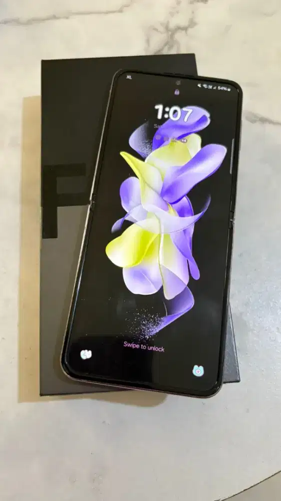 Samsung ZFlip 4 8/256 Sein