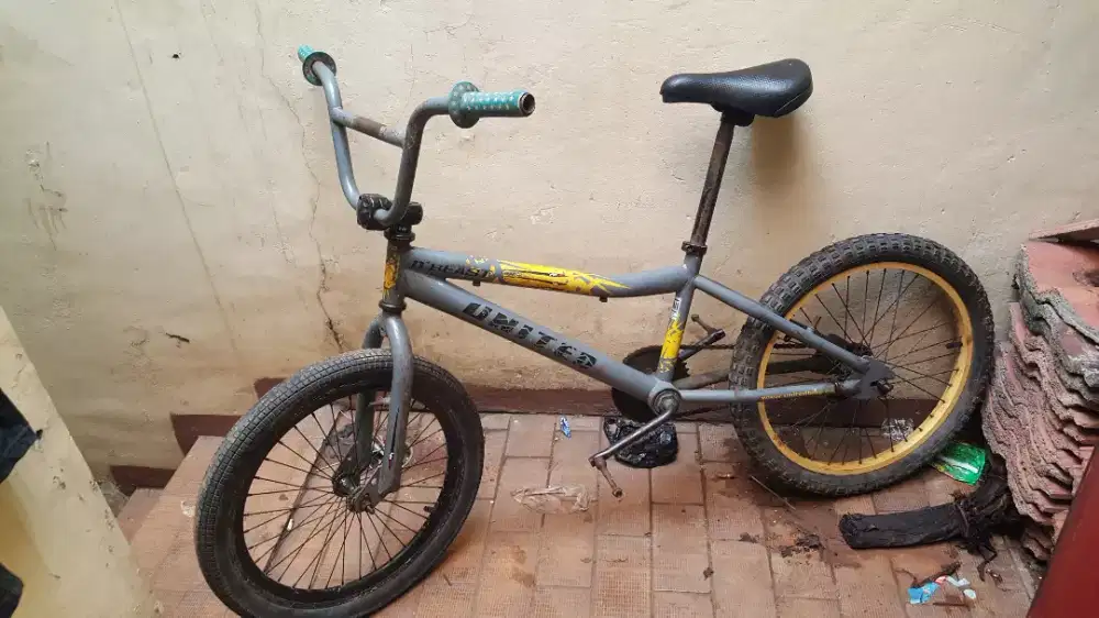 Sepeda bekas mins pedalnya