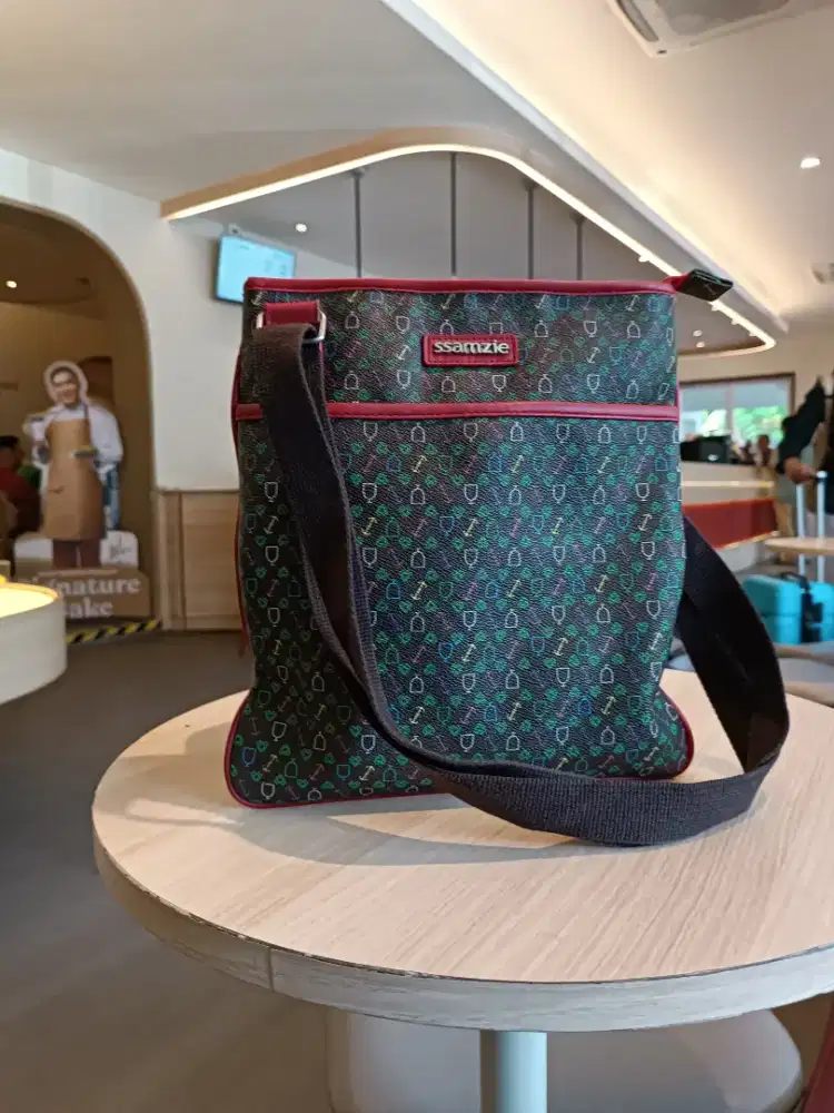 TAS SELEMPANG BRANDED